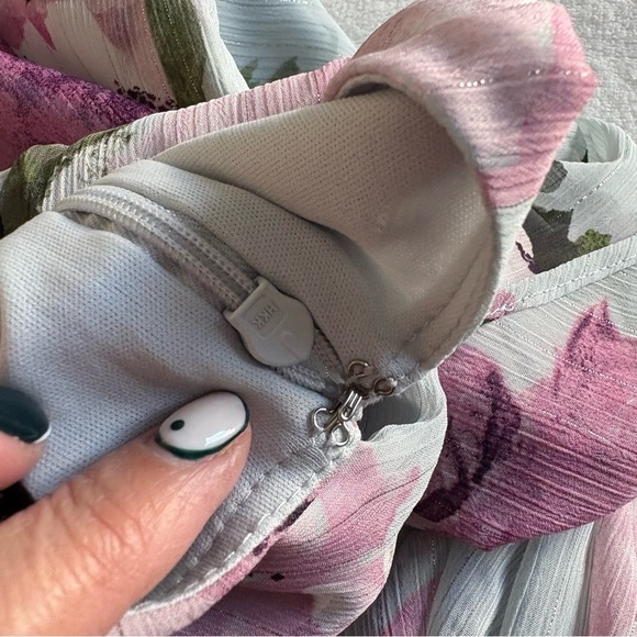 SLNY Floral Evening Maxi Tiered Hem V-Neck Short Sleeve Wrap Style Dress - Picture 12 of 17